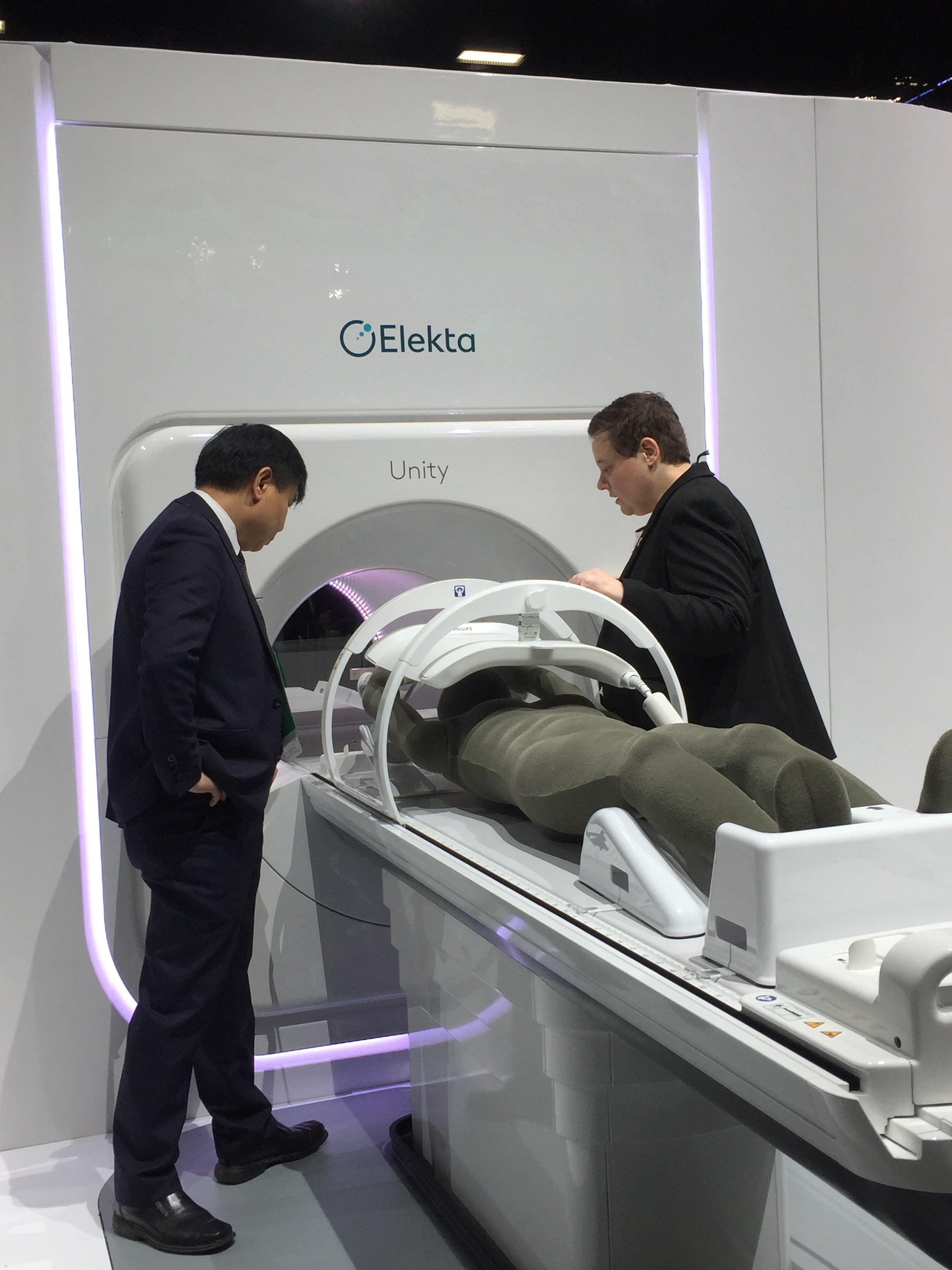 Daily Imaging with MRI-Linac Provides Early Warning of Glioblastoma Growth
